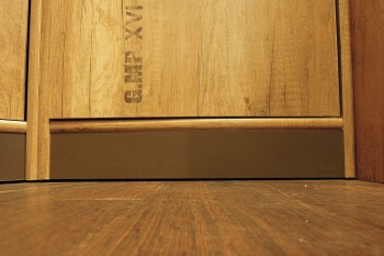 Шкаф для белья «Пилигрим» (Дуб Каньон светлый, Фон серый) в Олёкминске - olyokminsk.mebel54.com | фото